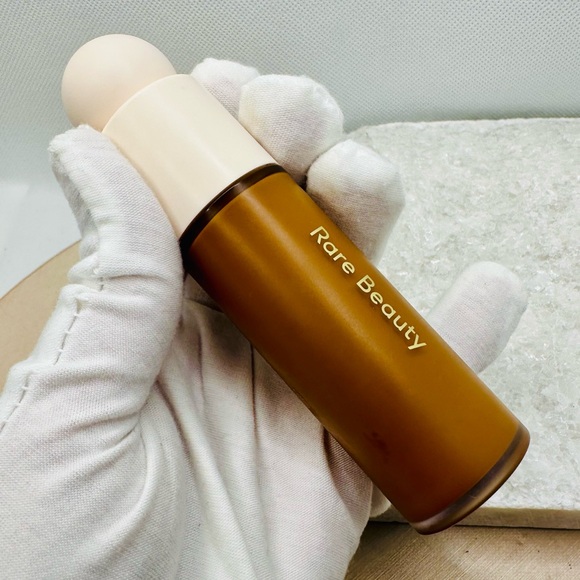 NEW! Rare Beauty by Selena Gomez 460W Liquid Touch Brightening Concealer - Picture 4 of 5